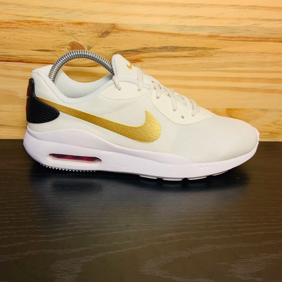 New Nike Air Max Oketo White Gold Running Shoes - Picture 2 of 8